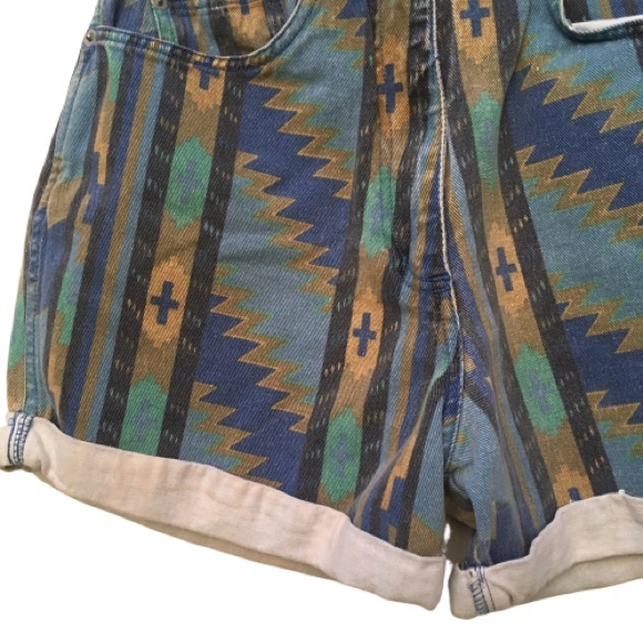 Mission Bay Aztec Print 90s High Waisted Shorts 7 - Picture 3 of 7